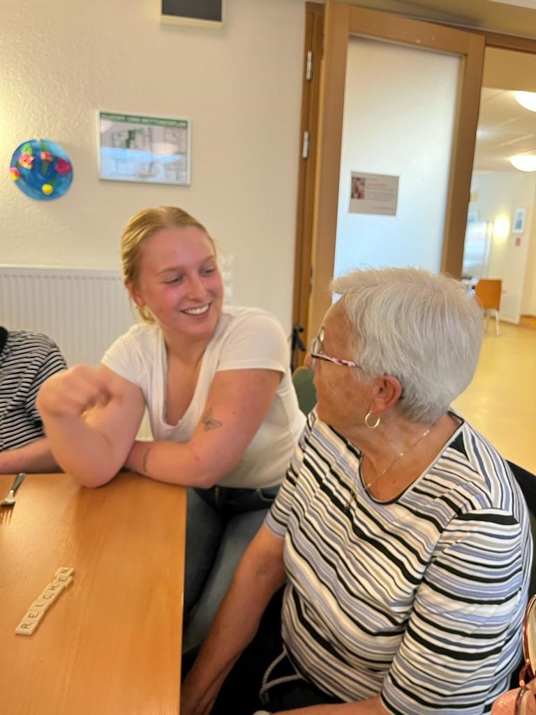 „Ich bin begeistert vom Carena-Konzept“, sagt Laura Kohlstedde (l.). | Foto: Simone Lojda / Caritas