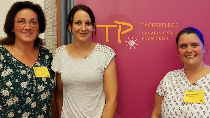 Beim Tagespflege-Kongress in Nürnberg (v.l.): Manuela Kunze, Stefanie Jünemann, Melanie Petroschka. | Foto: Caritas Südniedersachsen