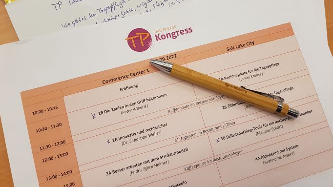 Tagungsunterlagen beim Tagespflege-Kongress in Nürnberg. | Foto: Caritas Südniedersachsen