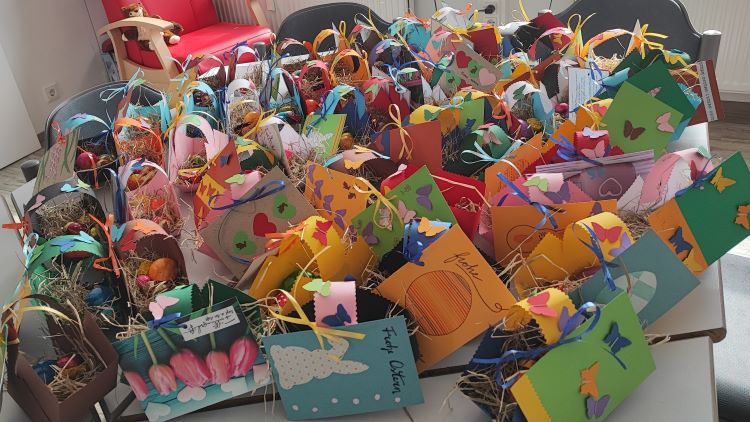 Zahlreiche selbstgebastelte Osternester brachte die khg in der Caritas-Sozialstation vorbei. | Foto: Caritas