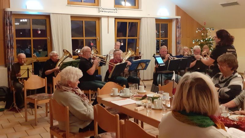 Mackenröder Blasmusikanten spielen beim Carena-Nachmittag in Ebergötzen. | Foto: Caritas