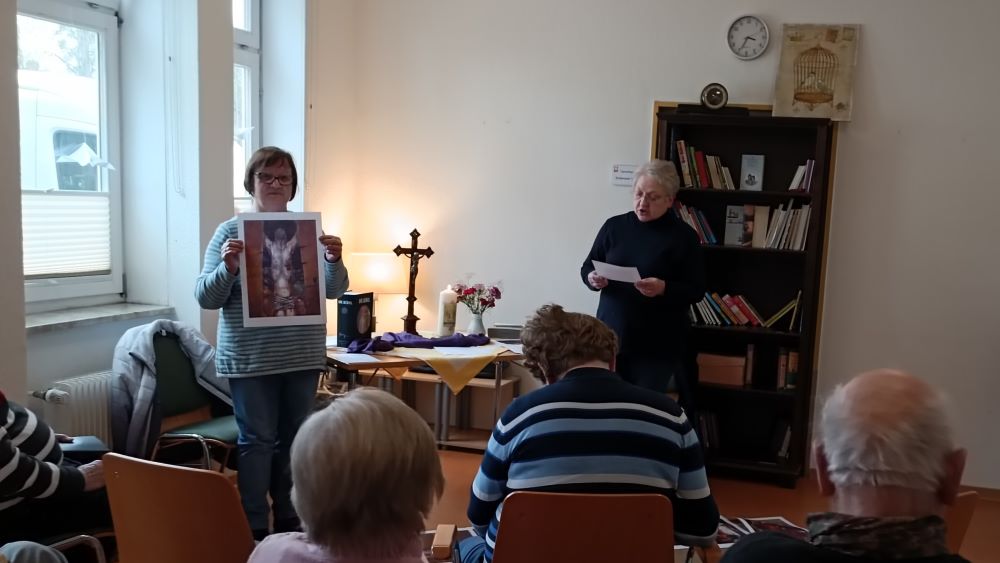 Während der Fastenzeit 2024 besuchten uns die Andachtsdamen aus der Pfarrgemeinde St. Cyriakus in der Tagespflege Duderstadt.