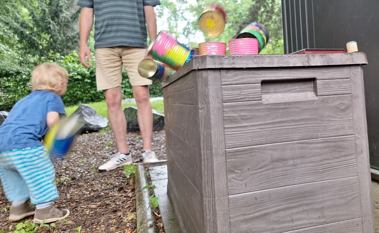 Schubkarrenrennen, Dosenwerfen sowie "Kaffee und Kuchen" gehörten zum Festprogramm. | Foto: Johannes Broermann / cps