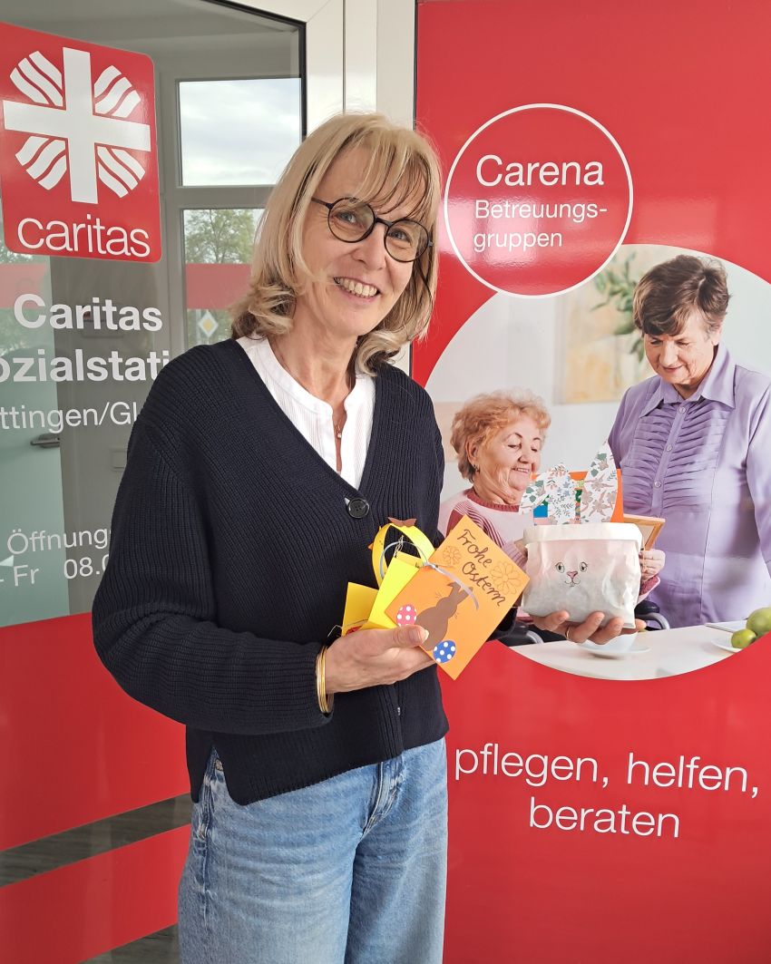 Daniela Ramb brachte die Basteleien zur Sozialstation. | Foto: Caritas