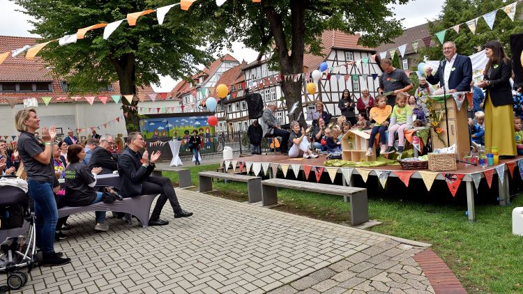 Caritas-Vorstandssprecher Ralf Regenhardt erinnerte an das Engagement zahlreicher Menschen, die den Campus möglich gemacht haben. | Foto: Blank